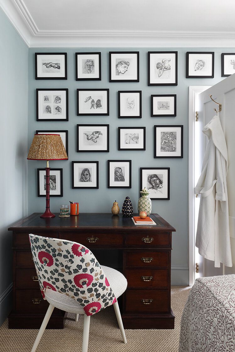 decorating above the door in a primary en suite
