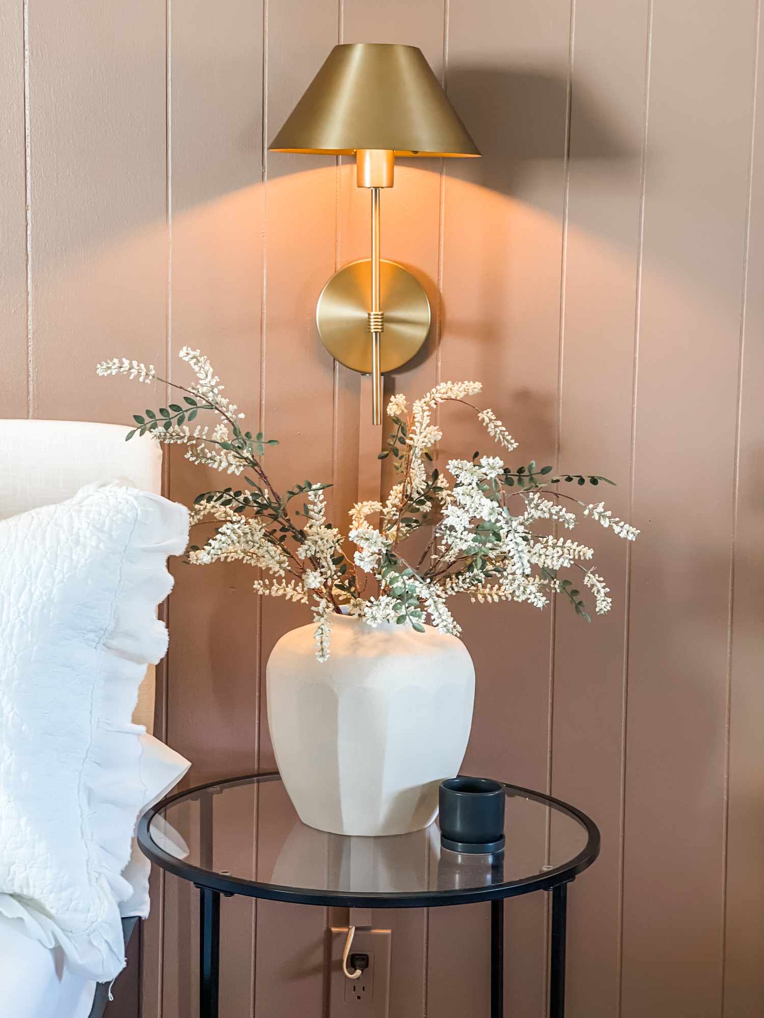 Kristen McGowan plug-in wall sconce hack.